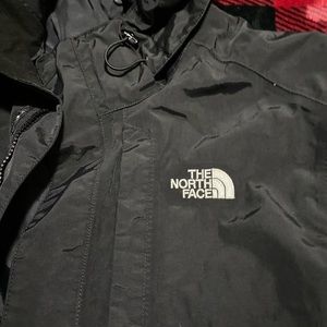 The north face L jacket black hyvent